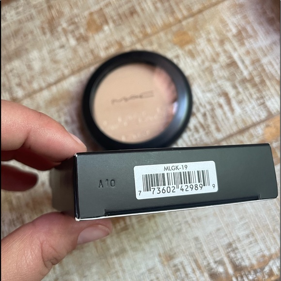 MAC Extra Dimension SkinFinish- Double Gleam🥂 - Picture 4 of 5